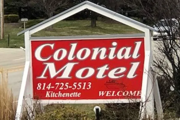 Photo 1 - Colonial Motel