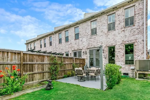 Photo 1 - Spacious Townhouse close to FQ & City Hot Spots