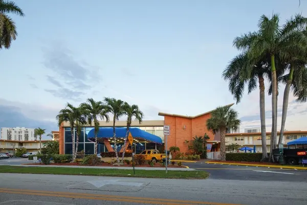 Photo 1 - Cozy Studio Hallandale Beach, Near the Ocean :)