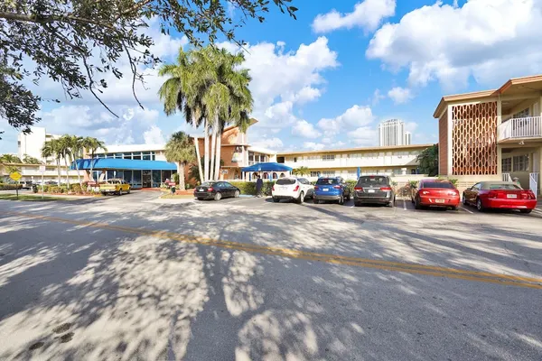 Photo 1 - Lovely Hallandale Beach Studio