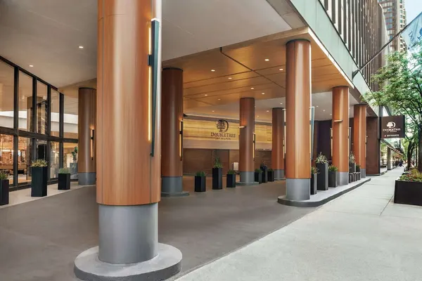 Photo 1 - Hilton Grand Vacations Club Chicago Magnificent Mile