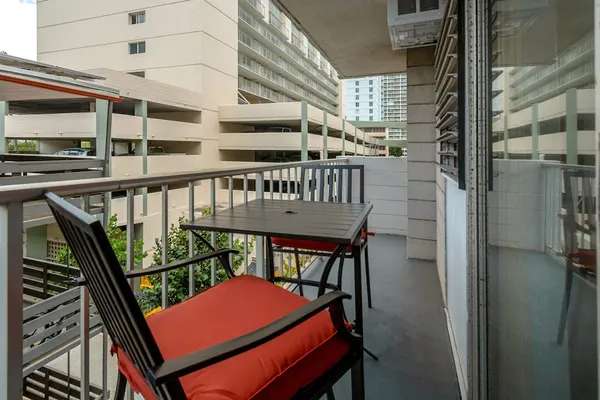 Photo 1 - Lewers Street - Suite 401