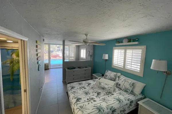 Photo 1 - 800 Bayway unit 14 Robert