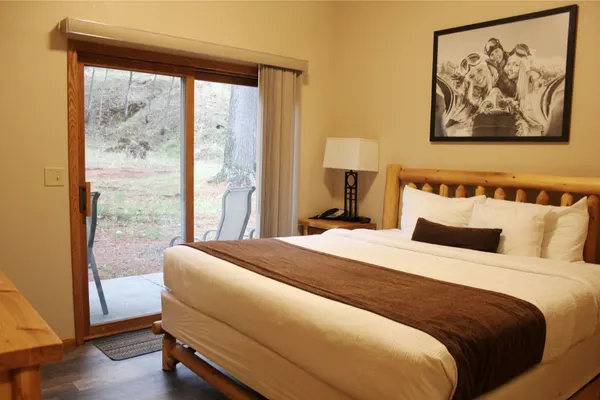 Photo 1 - XXX 1 King Bed One Bedroom Cedar Haus Suite for 4
