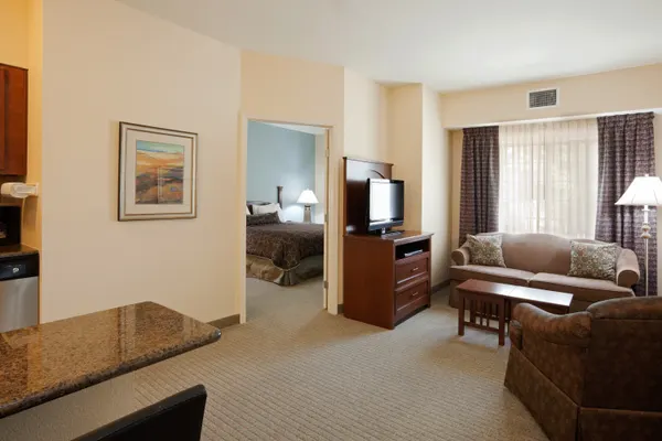 Photo 1 - 2 Bedroom Suite 2 Bed Other Nonsmoking