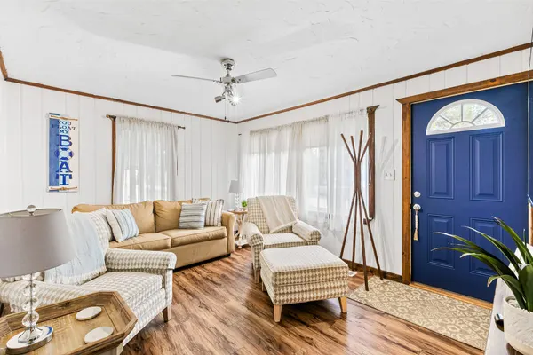 Photo 1 - 2 Bedroom House