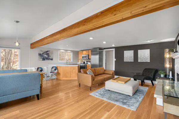 Photo 1 - XXX 3 Bed - 2 Bath House Idlewild