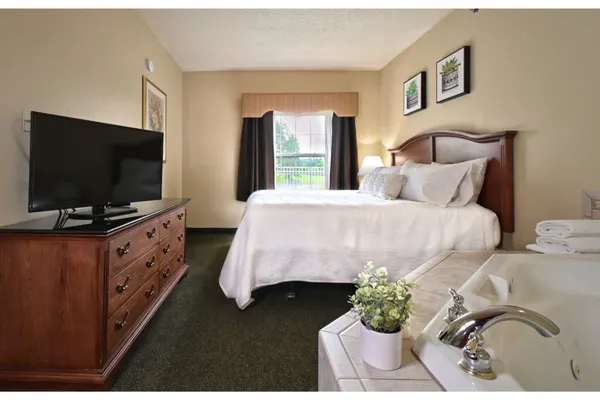 Photo 1 - Two Bedroom Suite with Bunkbeds for 6