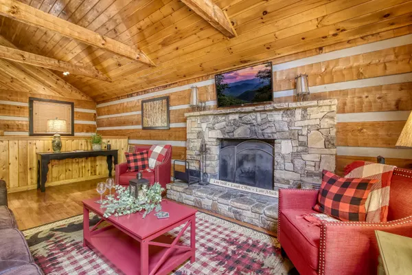 Photo 1 - XXX 4 Bedroom Cabin