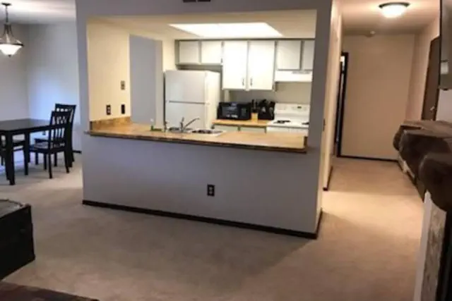 Photo 1 - Tomar Park Apt w/ King Size Bed & Porch KP101APT5