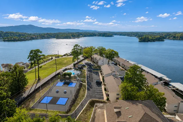 Photo 1 - Lake Hamilton Haven