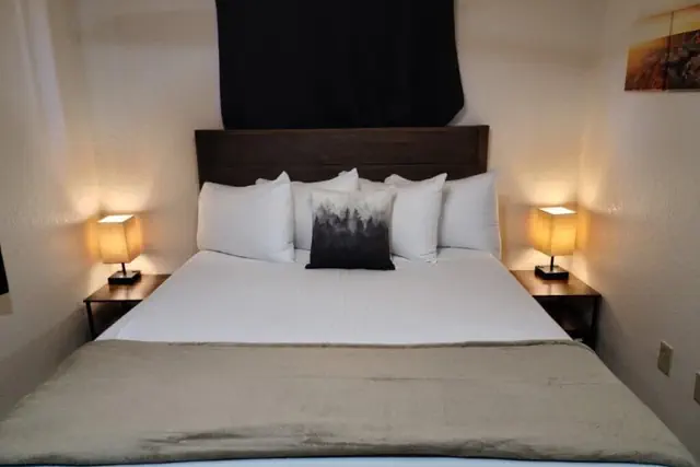 Photo 1 - 70A Studio w/Kitchenette near Grand Canyon South Rim Sleeps 4