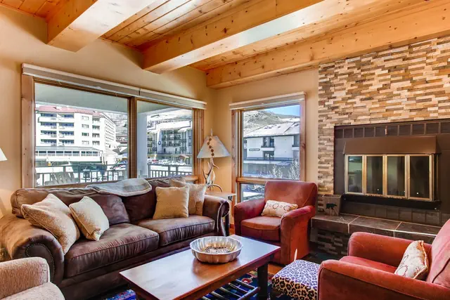 Photo 1 - Recently Remodeled 2 Br Condo at the Plaza