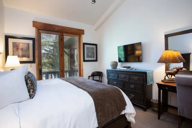 Photo 1 - Hotel Room - The Lodges at Deer Valley