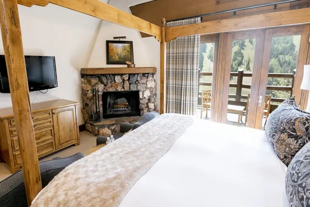 Photo 1 - Main Lodge Luxury King Room with Hot Tub