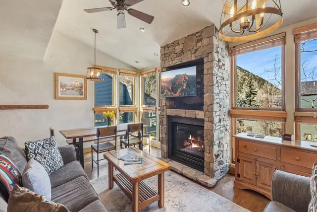 Photo 1 - Telluride Lodge 326