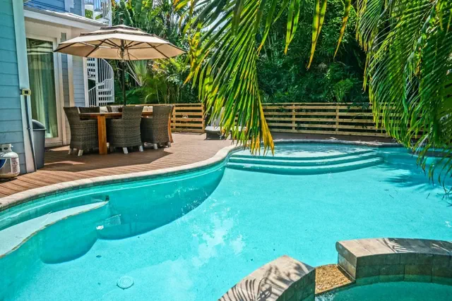 Photo 1 - Oasis By The Beach