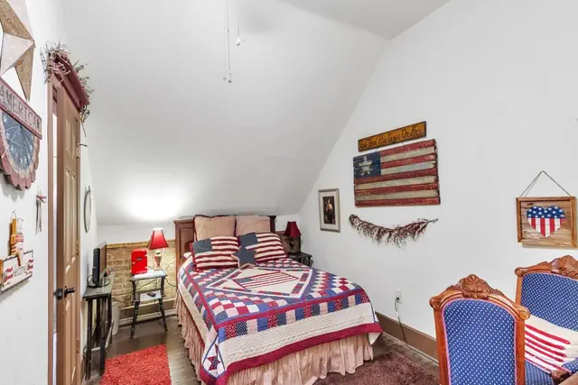 Photo 1 - America Room at Main Street Bed & Breakfast