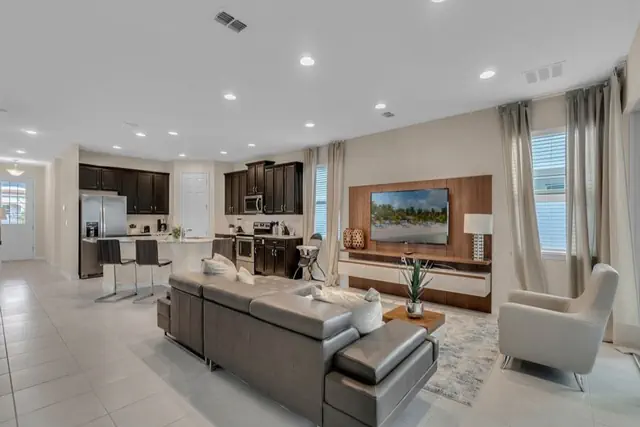 Photo 1 - Lavish 5 bed/5.5 for Unforgettable Family Moments