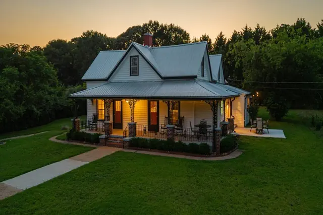Photo 1 - The Bulldog Farmhouse - 100+ year old home