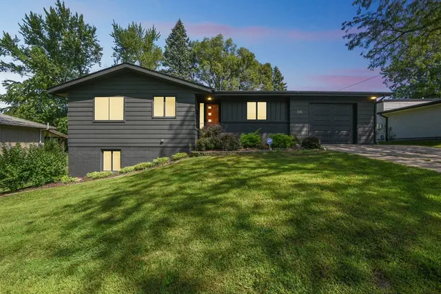 Photo 1 - Backyard on Melrose - Walk to Kinnick & Hospital
