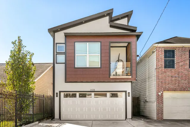 Photo 1 - 4BR FIFA World Cup townhome with private baths