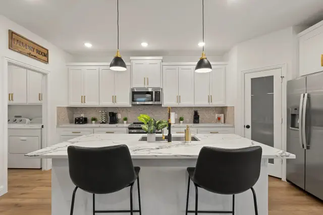 Photo 1 - World Cup | New 4BR Luxury Retreat near Trinity Groves