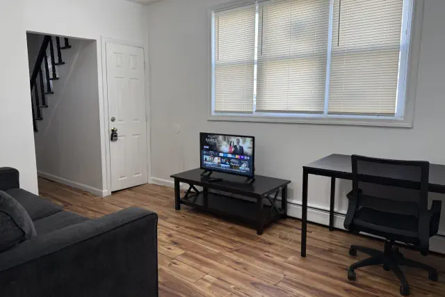 Photo 1 - Private house with 4 bedrooms 2 bathrooms, NYC direct bus 1 block away, MetLife Stadium FIFA World Cup 30 minutes away