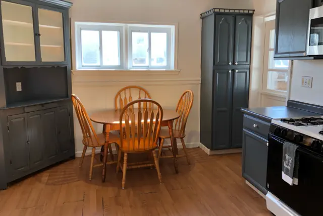 Photo 1 - Private house with 3 bedrooms and 1 bathroom, free parking, convenient to NYC Manhattan bus and train, MetLife Stadium FIFA World Cup 35 minutes away