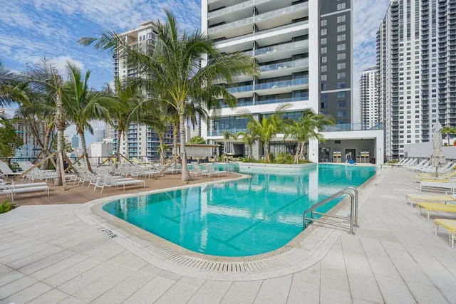 Photo 1 - Stylish Downtown Miami Studio | Bay Views & Prime Location