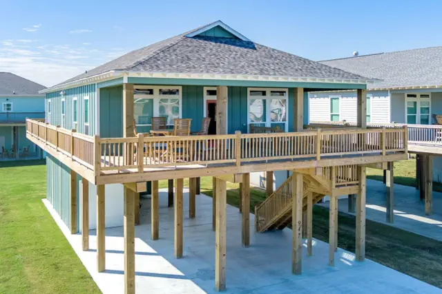 Photo 1 - 3 Bdr/3 Bth, King Bed, No Fees
