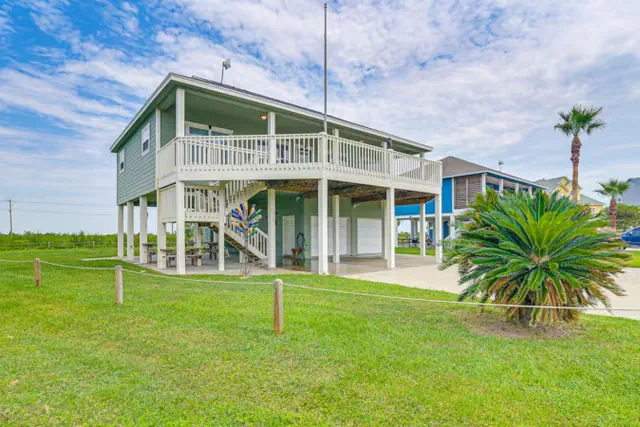 Photo 1 - Family Retreat, Hangout Garage & Fire Pit, 3Bd/2Bth