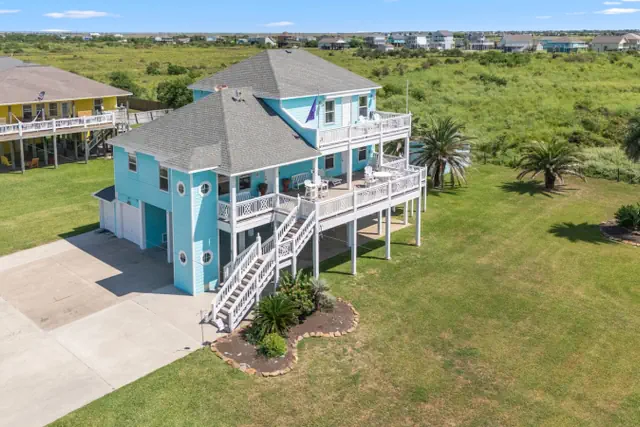 Photo 1 - Beach Views, 3 King Suites, 15 Guests - Sunzout