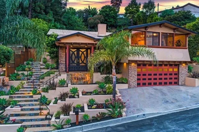 Photo 1 - Skyhill Oasis New Lux Designer Modern