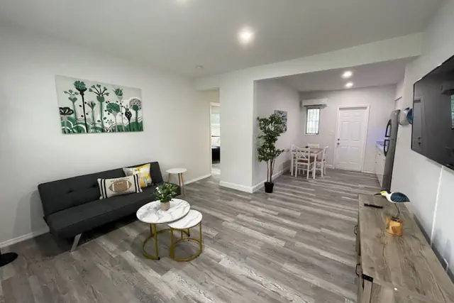 Photo 1 - 1bed/1bath apt w/ parking & patio great location !
