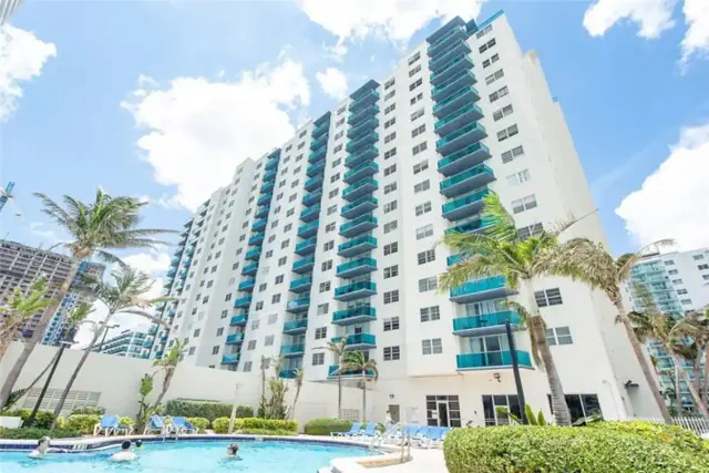 Photo 1 - Beautiful apartment by the beach | Sian Residences