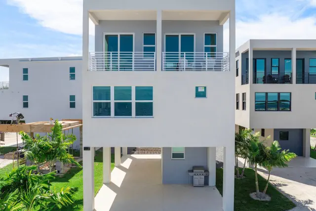 Photo 1 - Key Largo Oasis Oceanfront with Pool & Hot Tub