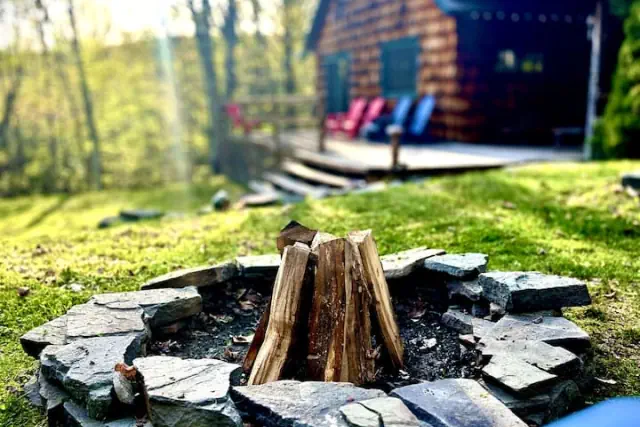 Photo 1 - Private Cabin Retreat on 10 Acres!