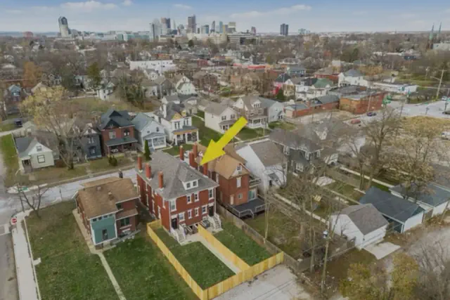 Photo 1 - Hot tub | Downtown | Fenced Yard | Parking