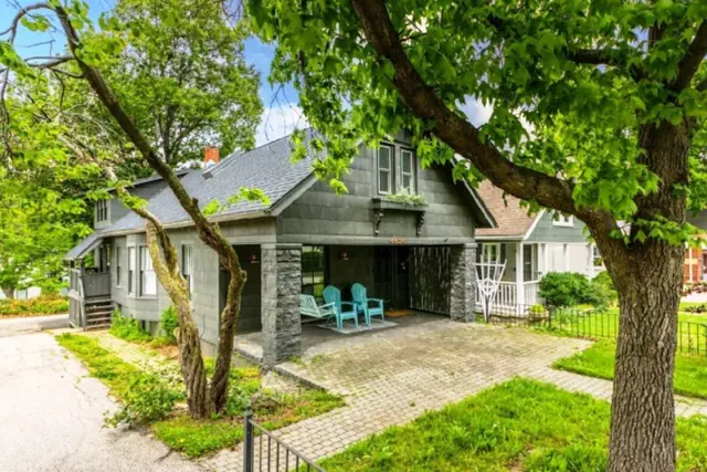 Photo 1 - 48) 3 Bedrooms | Cozy porch | Peaceful