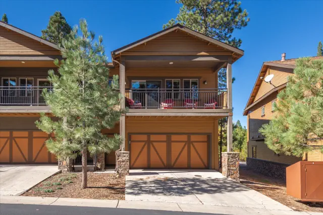Photo 1 - Deluxe Truckee townhome 3BDR/2.5BA Dog Friendly