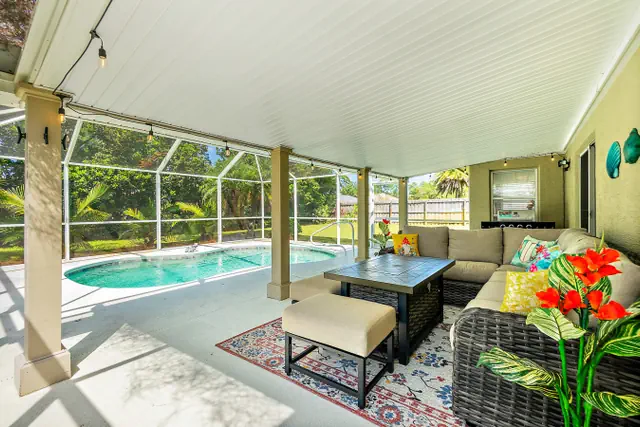 Photo 1 - Screened Pool 3BR | Lanai Living | Near Beaches