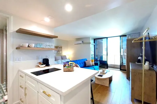 Photo 1 - S&N Lux suite/Free Parking/King Bed/Kitchen/Wi-Fi