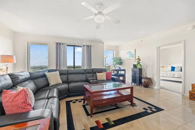 Photo 1 - 9th-Floor Ocean View Condo, Pool & Hot Tub