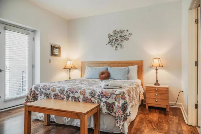 Photo 1 - Unit 5204 - Mountain View Condos