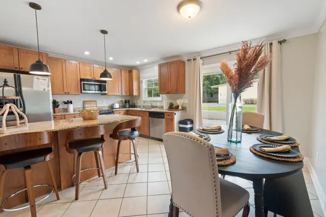 Photo 1 - Walk to Downtown OS | 3BR Townhouse
