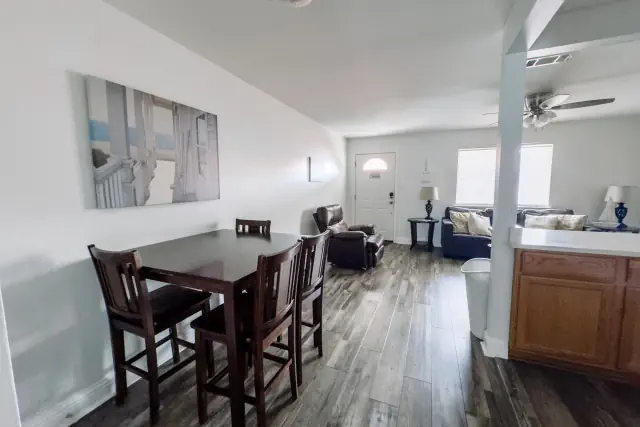 Photo 1 - Cozy 1 bed condo with pool