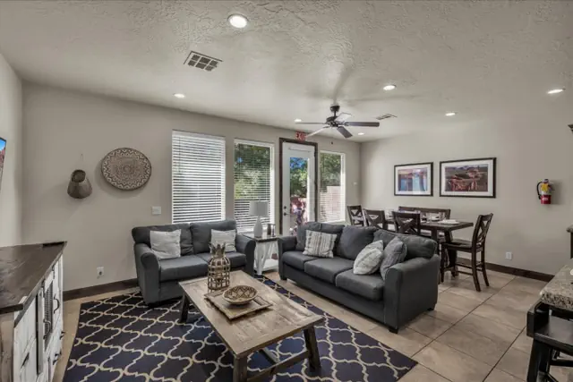Photo 1 - Coral Ridge by Cloud Dream Homes