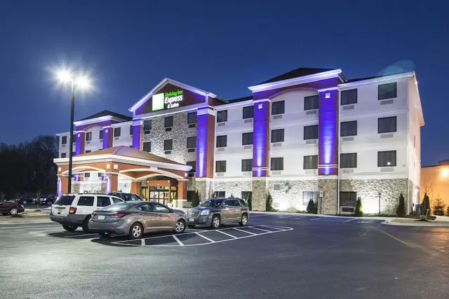 Photo 1 - Holiday Inn Express & Suites Elkton - University Area by IHG