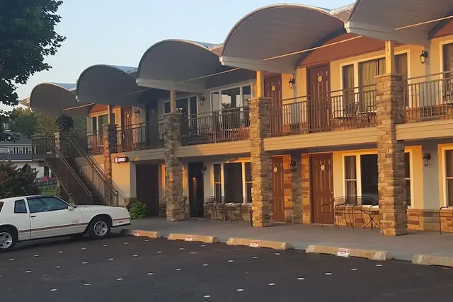 Photo 1 - Black Hawk Motel and Suites
